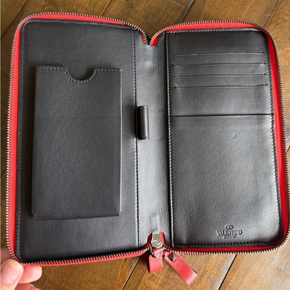 ๐๐SOLD๐๐EUC Valentino Nappa Canvas Camouflage Rockstud Organizer Wallet - Picture 9 of 12